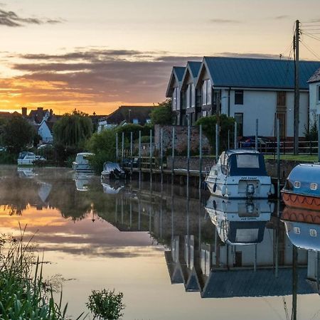 Riverside Cottage Тьюксбері Екстер'єр фото