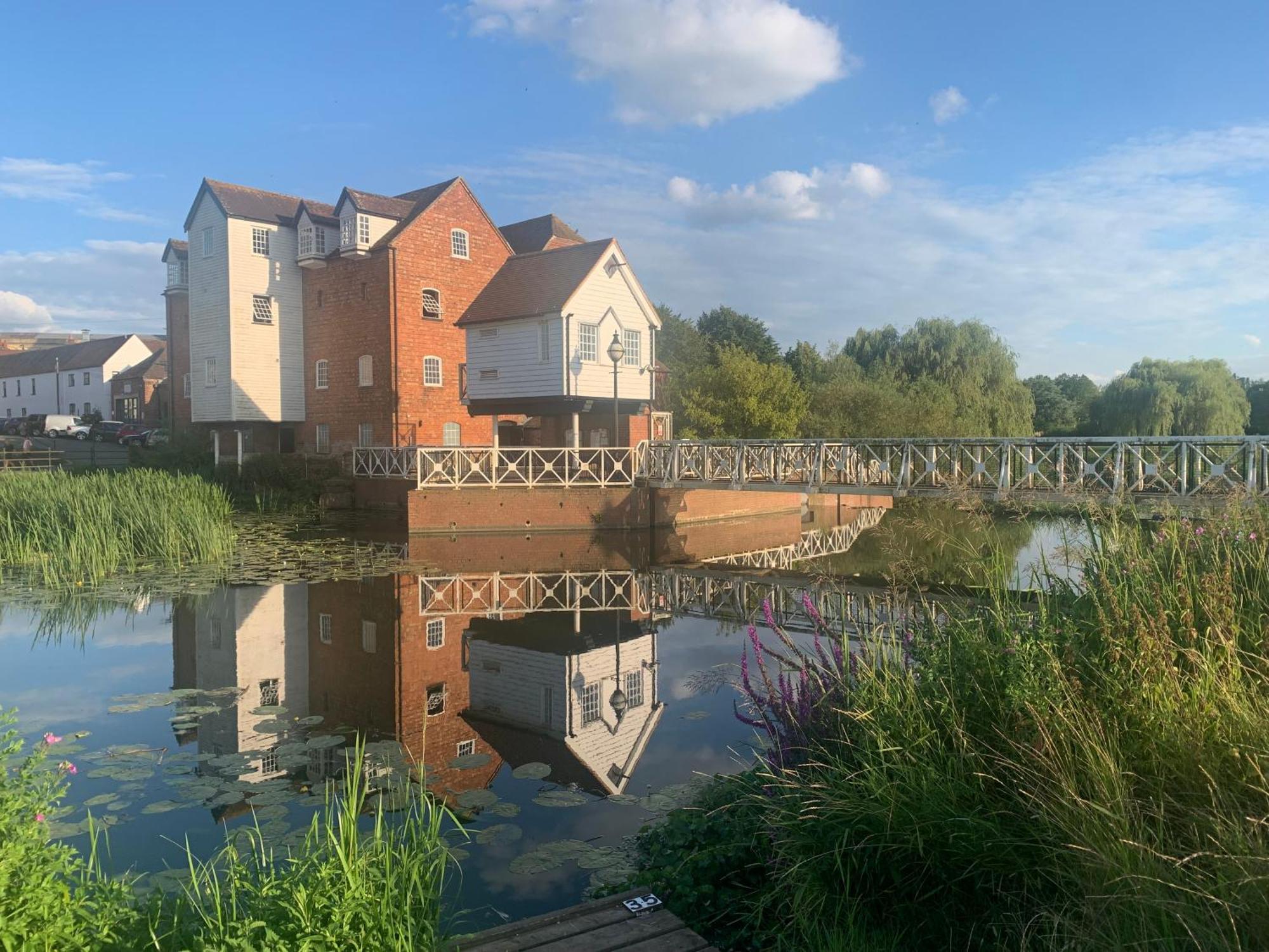 Riverside Cottage Тьюксбері Екстер'єр фото
