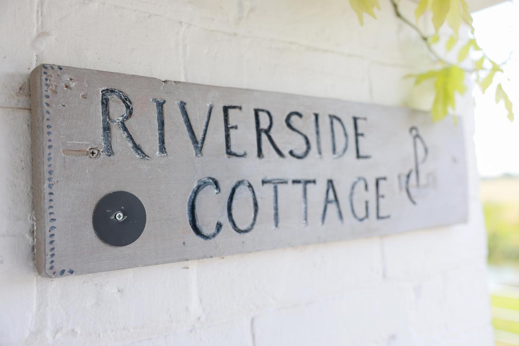 Riverside Cottage Тьюксбері Екстер'єр фото